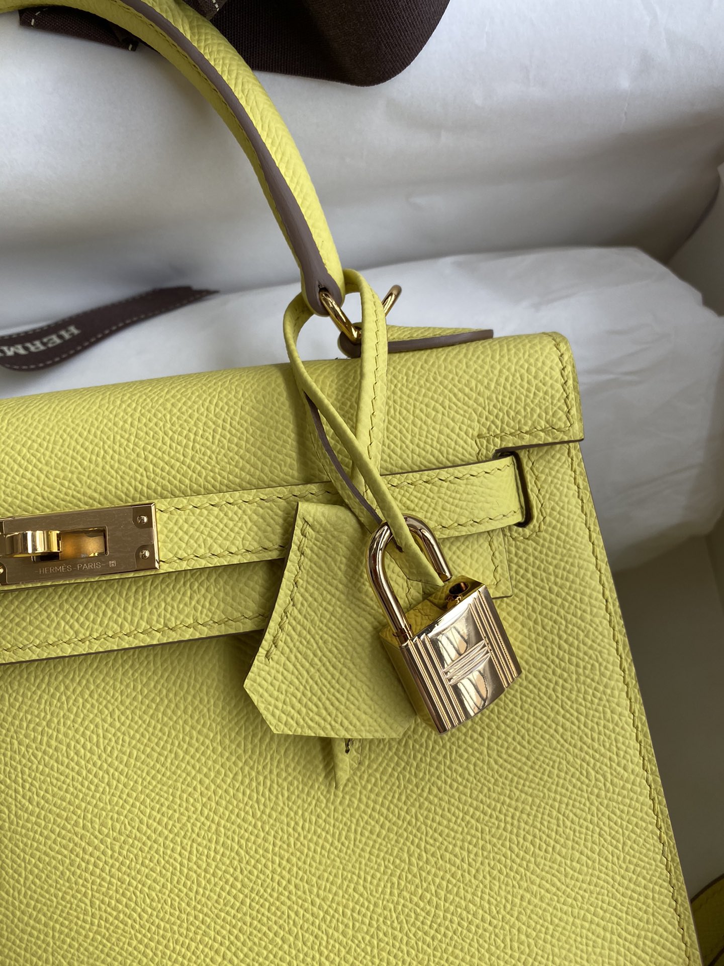 Hermes Kelly 25cm Handbag Shoulder Bag in Yellow Lemon Epsom Leather